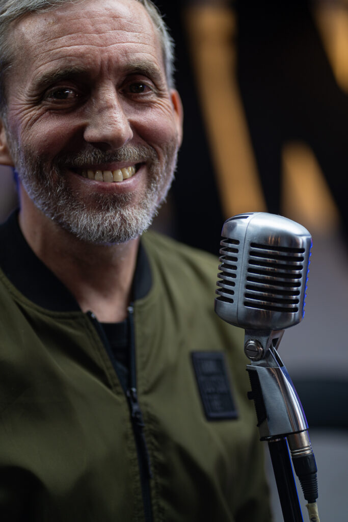 Ema Picone directo a la audiencia en PANZA Ema Picone mirando a cámara durante su entrevista en PANZA.